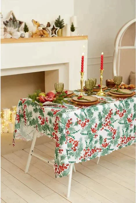 Скатерть Доляна «Новый год: Сhristmas berries» 110*145 +/- 2 см, 100% п/э